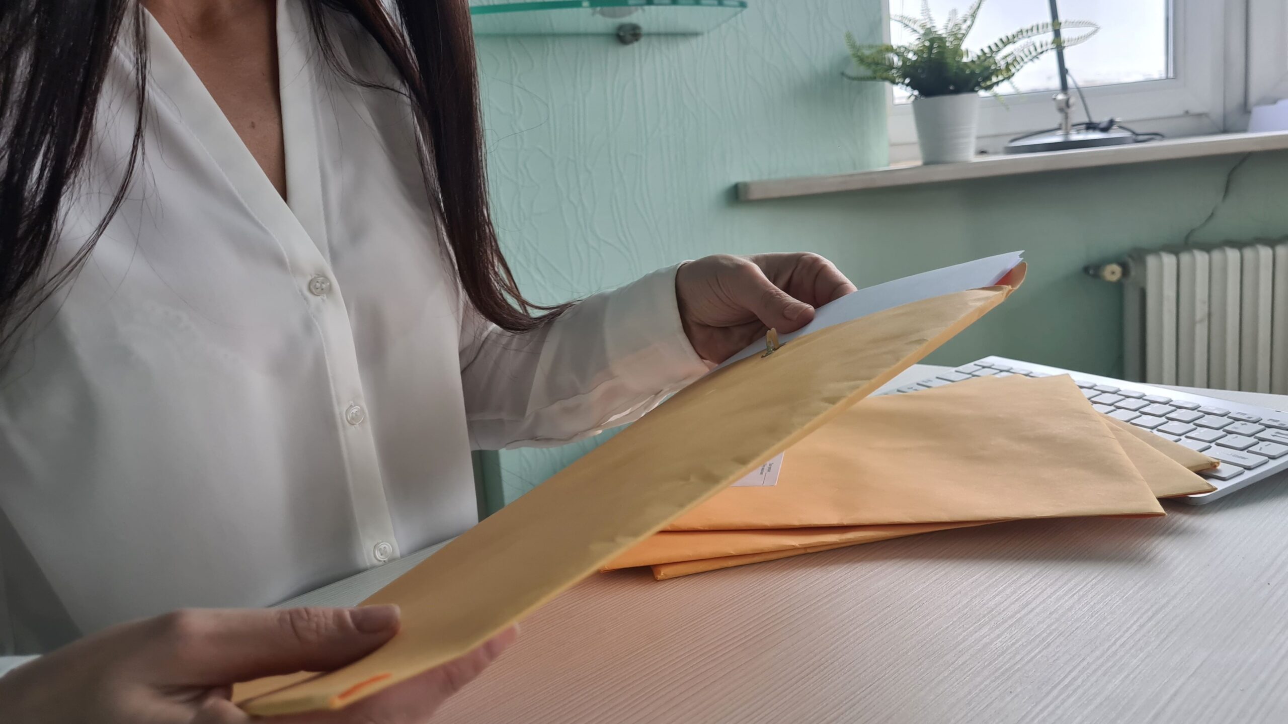 How to verify a document's authenticity after receiving